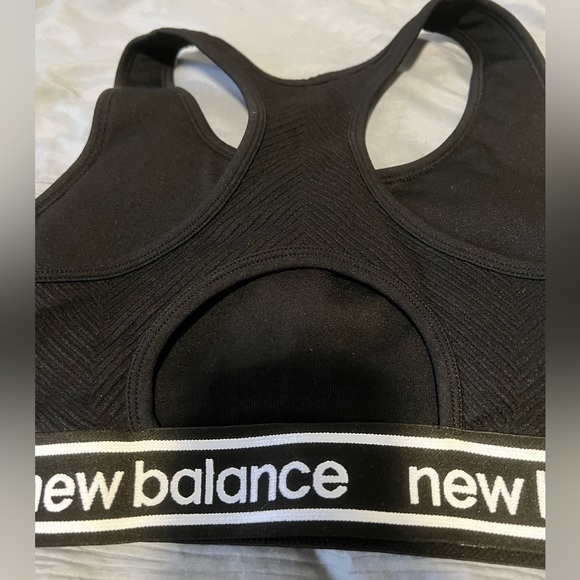New Balance sports bra / workout bra - Picture 4 of 5